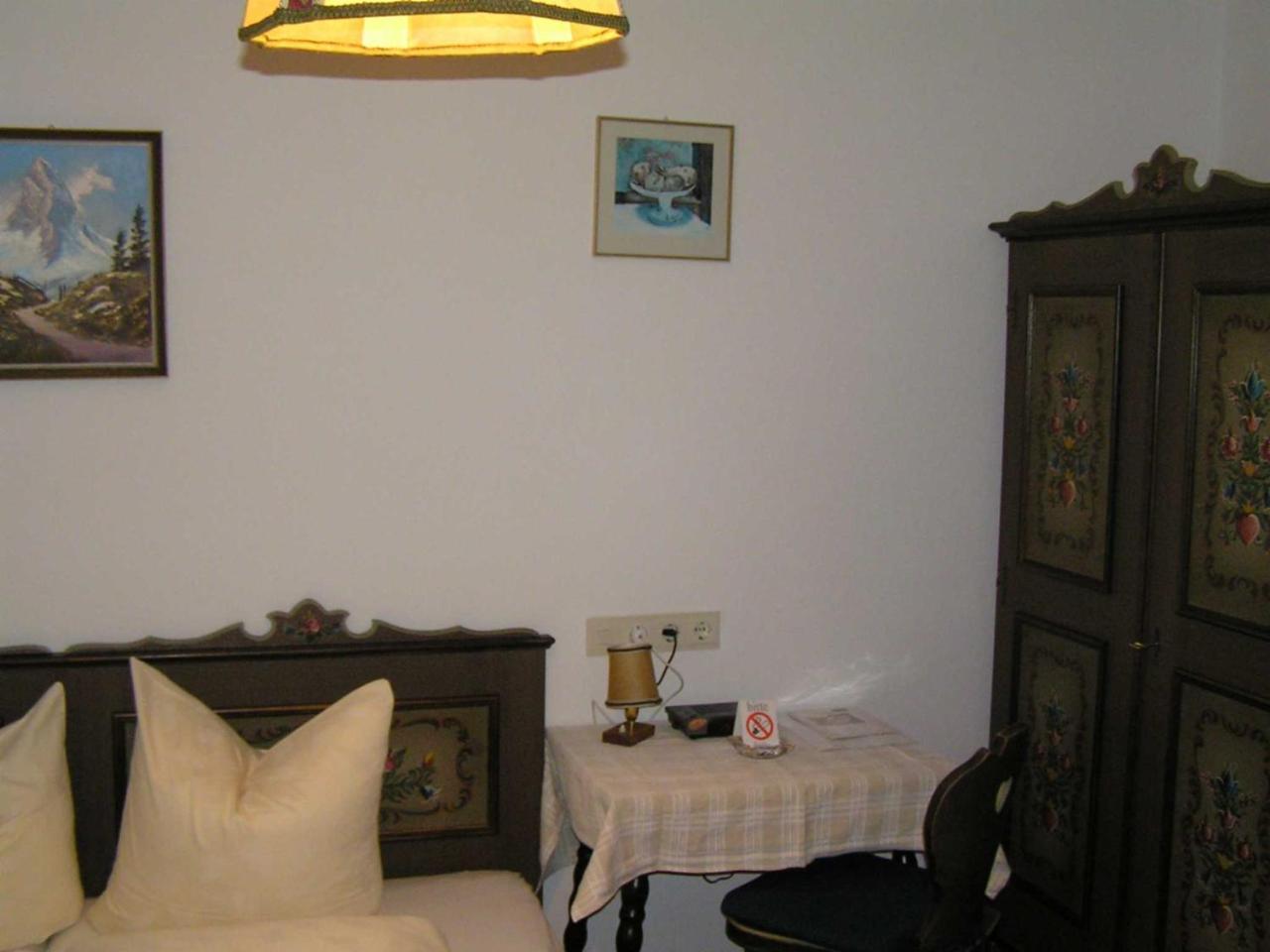 Haus Fallesin Bed & Breakfast *