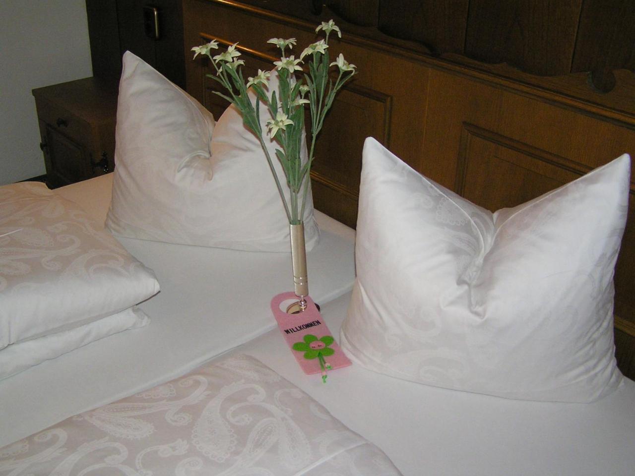 Haus Fallesin Bed & Breakfast *