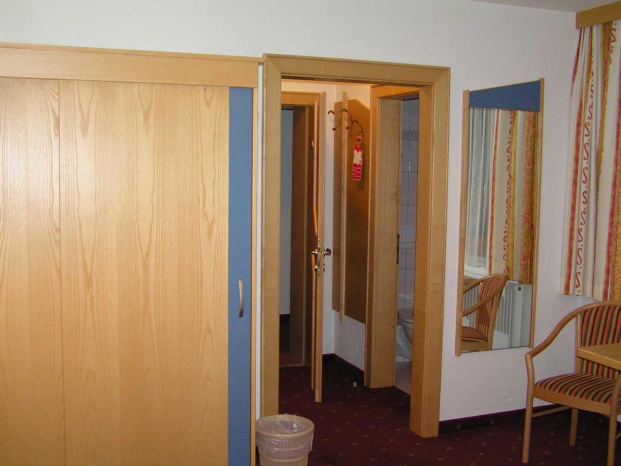 Haus Fallesin Bed & Breakfast *