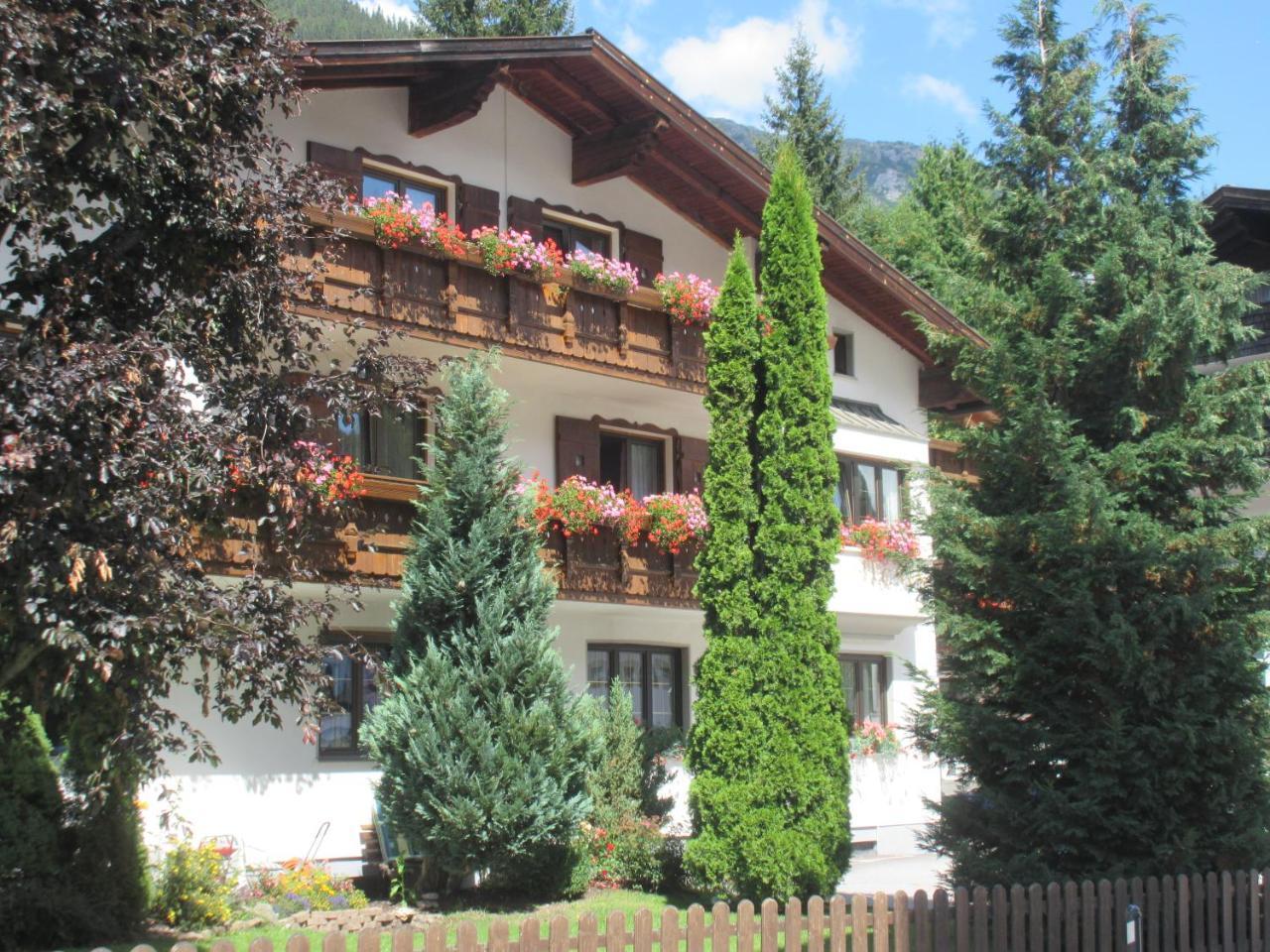 Bed & Breakfast Haus Fallesin *
